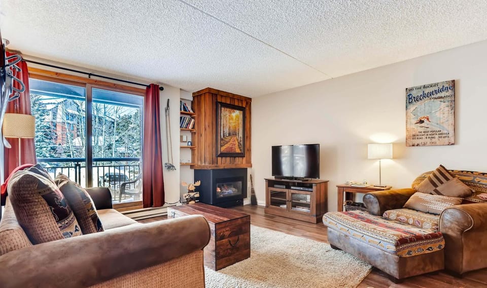 Trails End 105 by Ski Country Resorts Apartment in Breckenridge