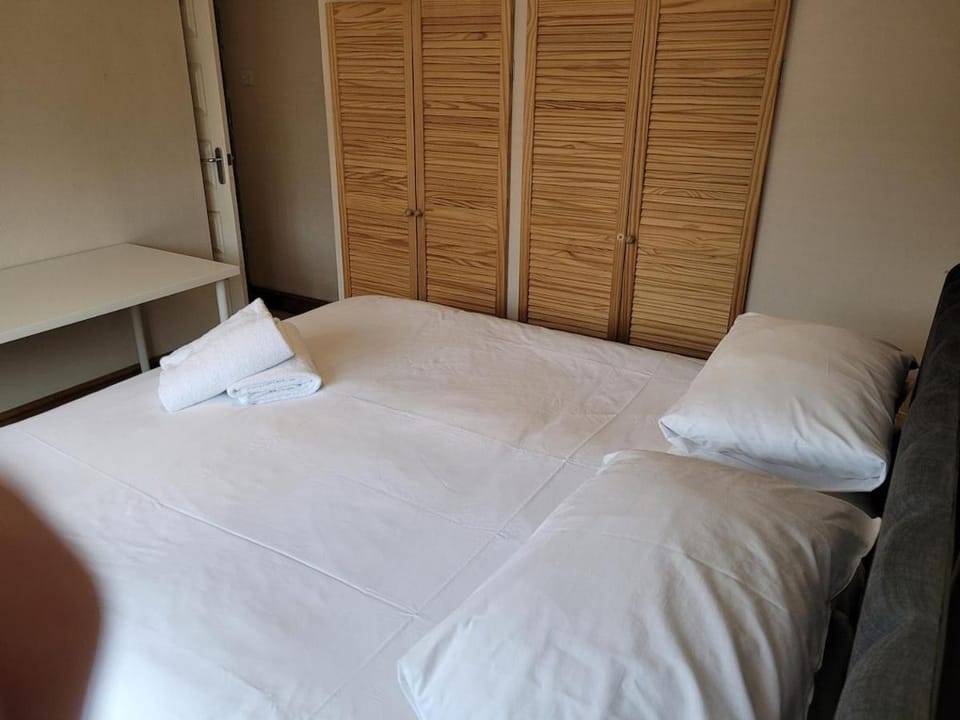 Bedroom, wardrobe