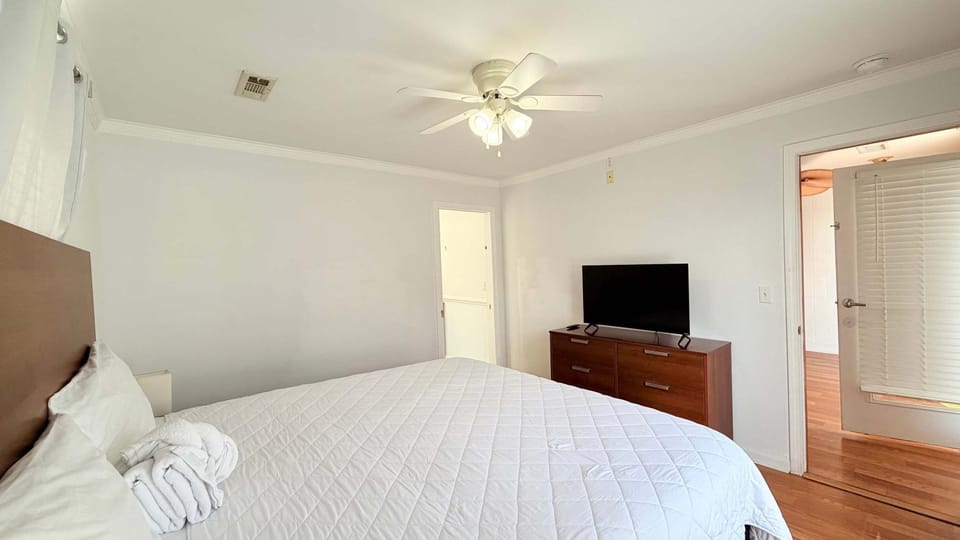 Bright cozy duplex unit with a pool B House in North Myrtle Beach