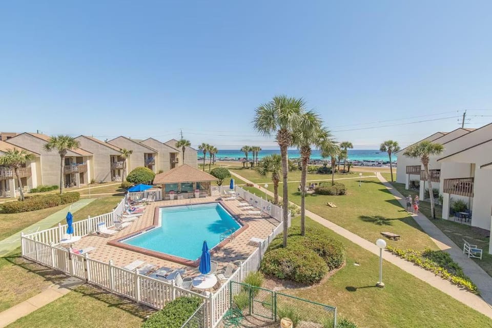 Blue Surf 17B House in Miramar Beach