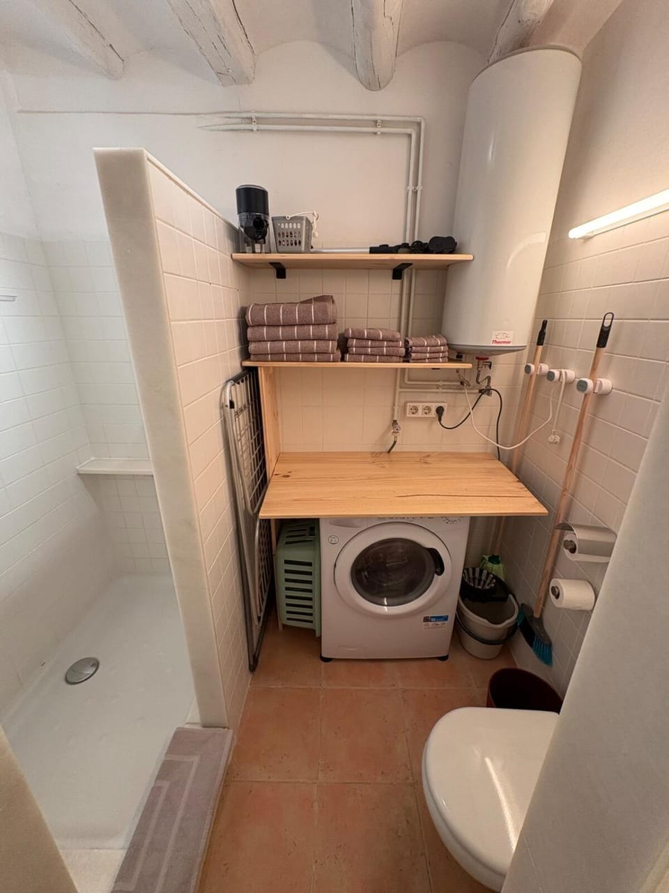 Shower, Bathroom, washing machine, dryer