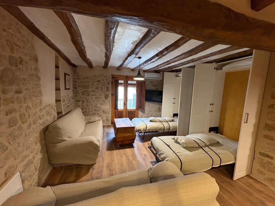 Bed, Living room, Photo of the whole room