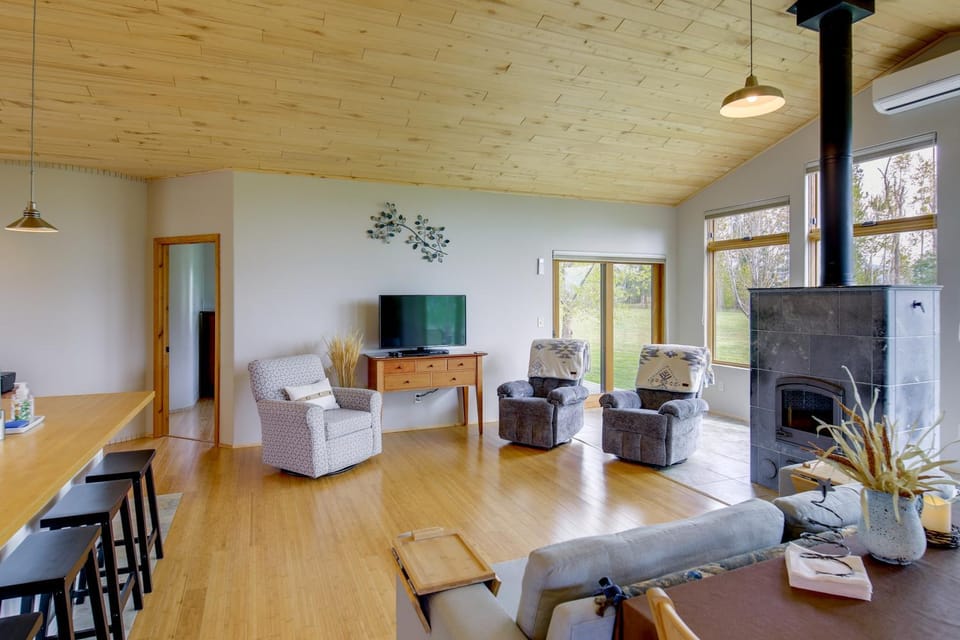 Fish, Hike & More! Home w/ Views in Stevensville House in Idaho