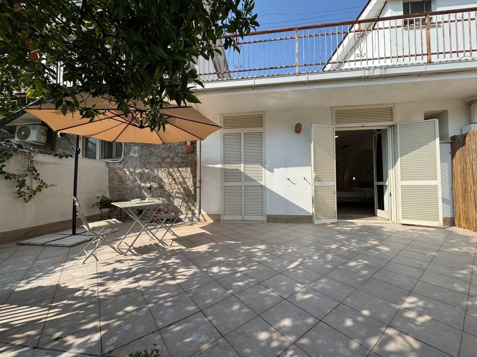 Property building, Balcony/Terrace
