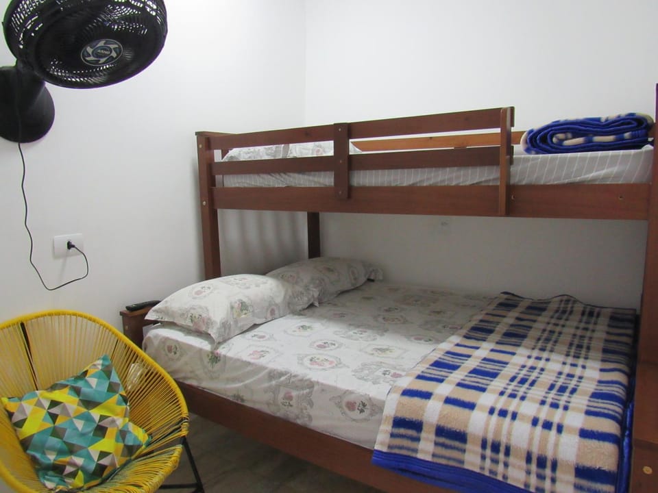 Suites e quartos próximo do aeroporto de Guarulhos Bed and Breakfast in Guarulhos