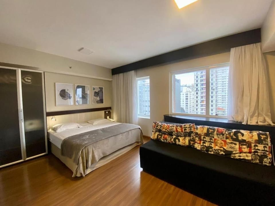 Photo of the whole room, Bedroom