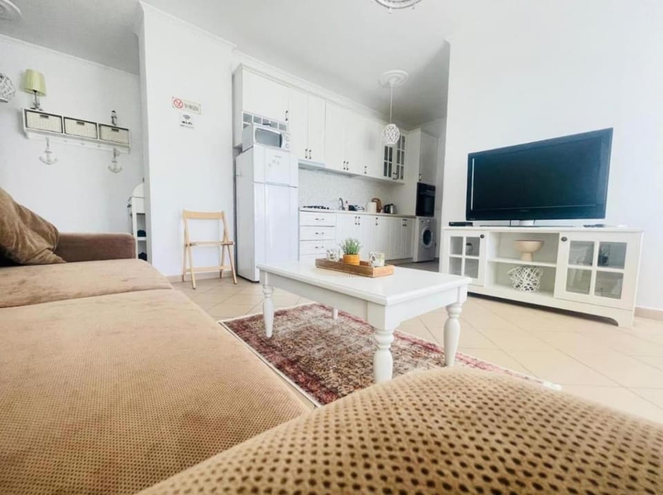 Communal lounge/ TV room, TV and multimedia, Kitchen or kitchenette, Living room, Seating area, Dining area, Evening entertainment, minibar, oven