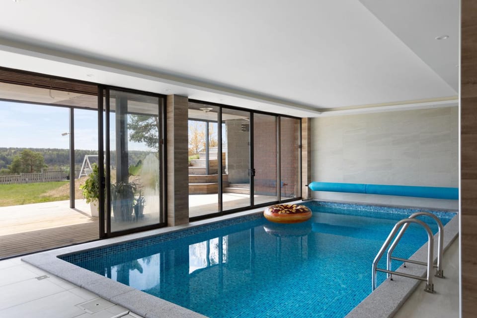Swimming pool