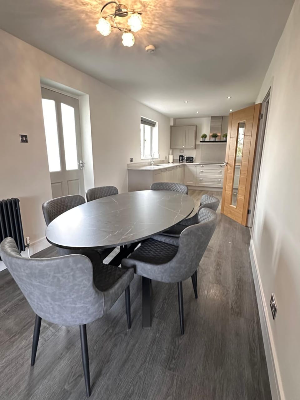 Kitchen or kitchenette, Living room, Seating area, Dining area, stove