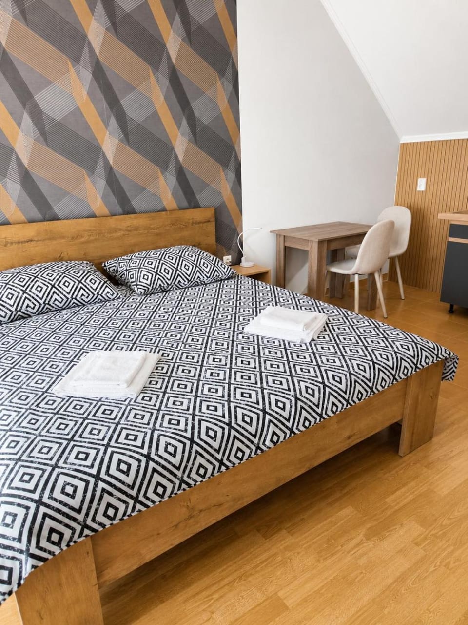 Bed, Living room, Photo of the whole room, Seating area, Bedroom