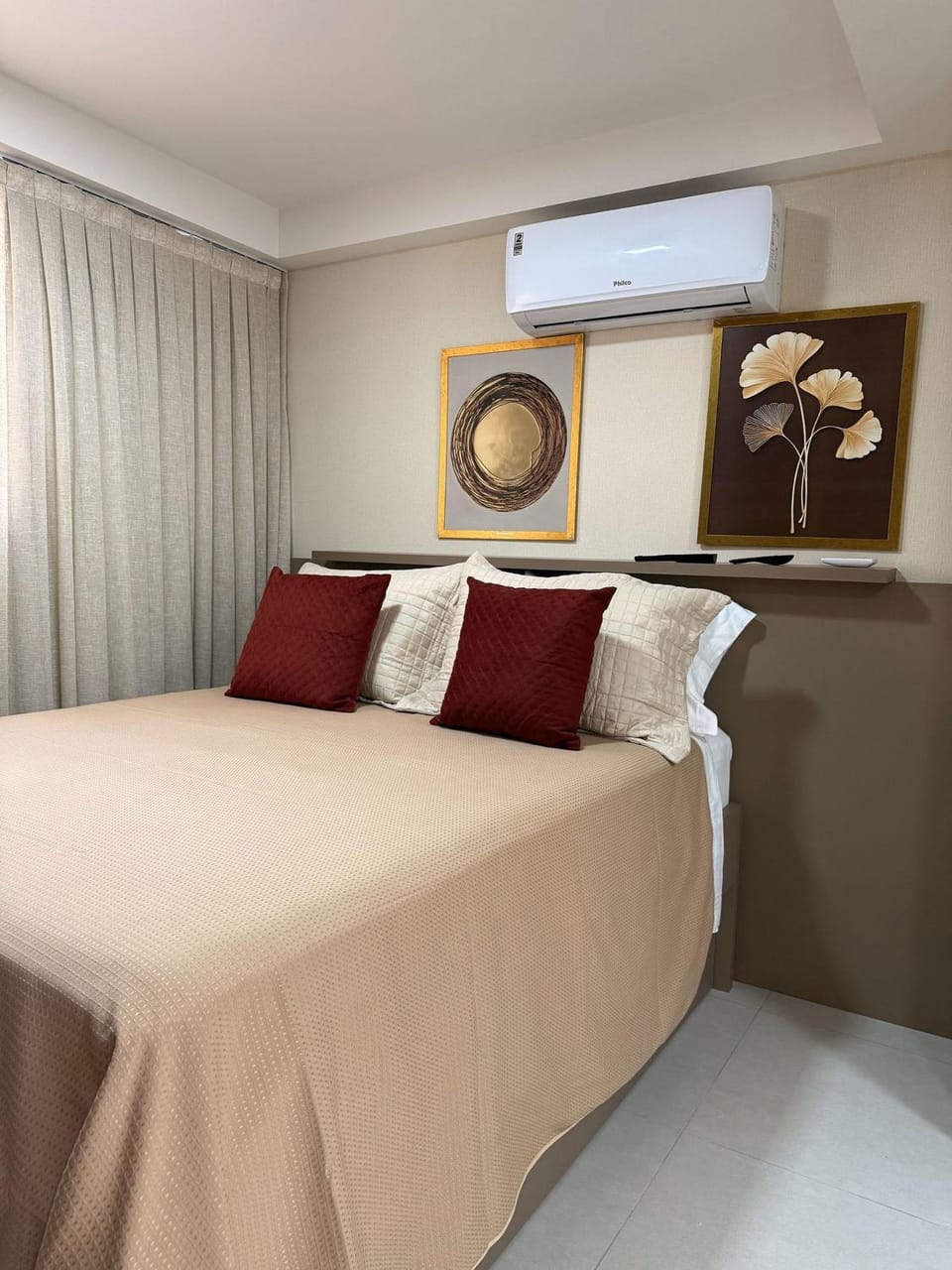 Photo of the whole room