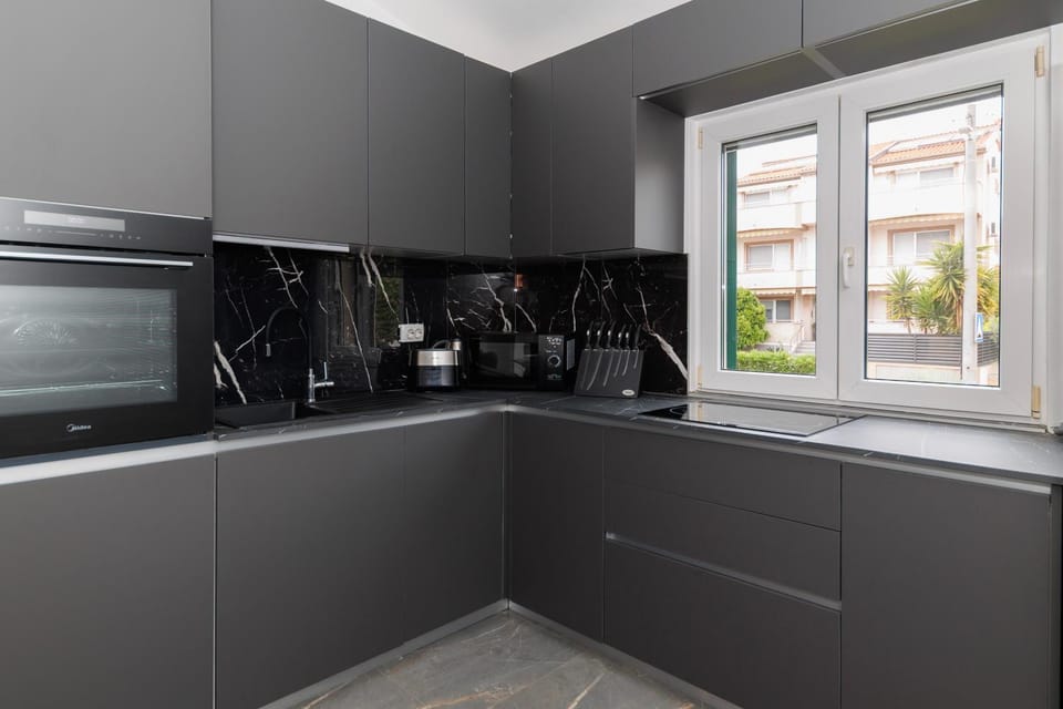 Coffee/tea facilities, Kitchen or kitchenette, oven