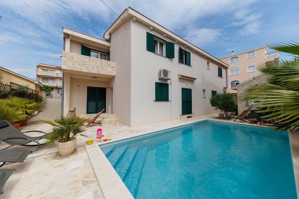 Property building, Pool view, Swimming pool