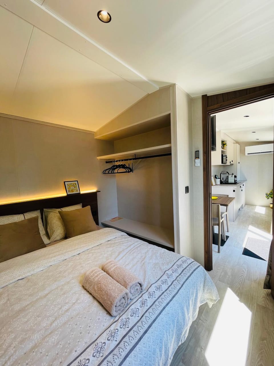 Bed, Photo of the whole room, Bedroom, wardrobe