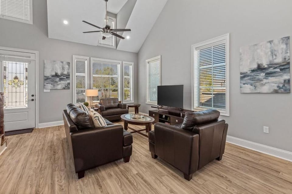 Luxury 2 Bedroom Townhouse #1 House in Lake Charles