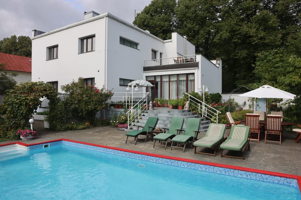 Property building, Garden, Garden view