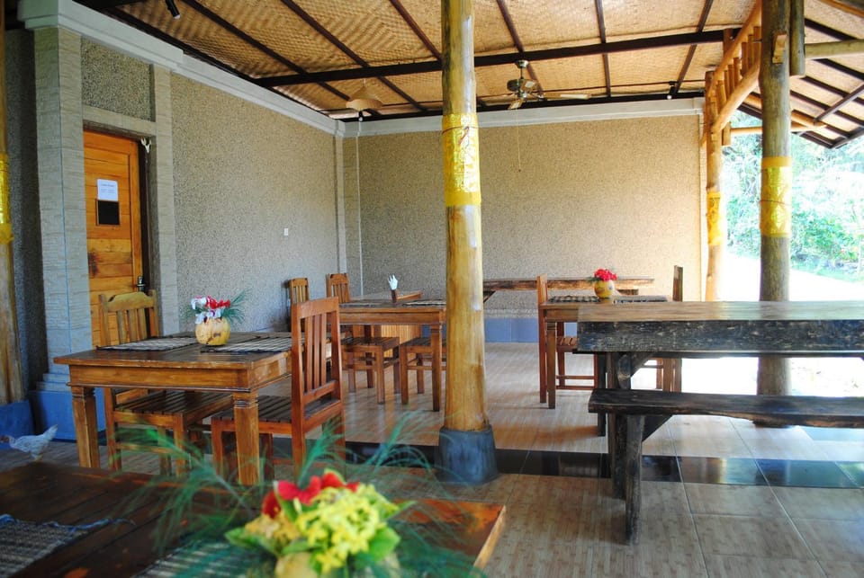 Restaurant/places to eat, Day, Summer, Lobby or reception, On site