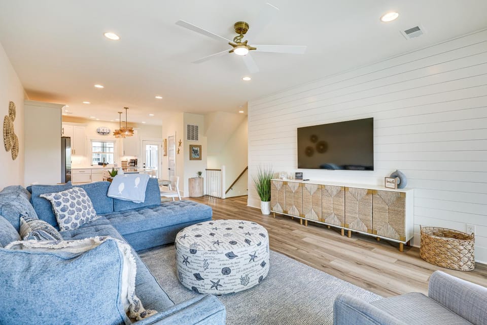Walk to the Waves: Coastal Kure Beach Retreat House in Kure Beach