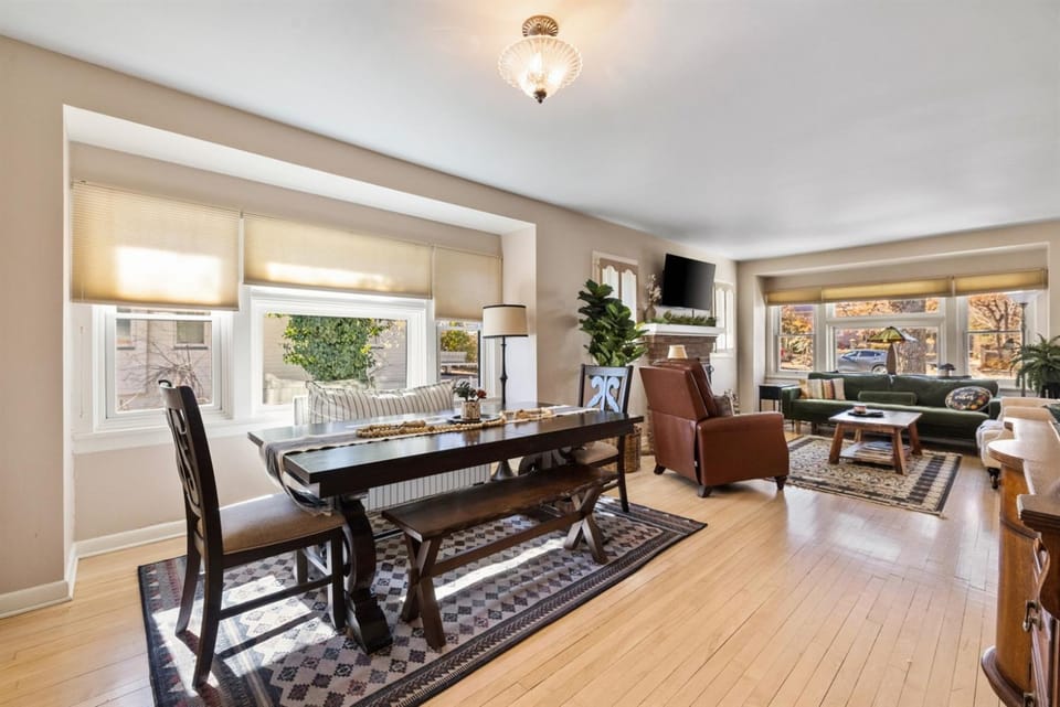 The American Dream Historic S Mt Vernon Craftsman Country House in Prescott