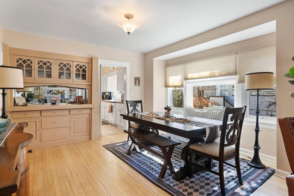 The American Dream Historic S Mt Vernon Craftsman Country House in Prescott