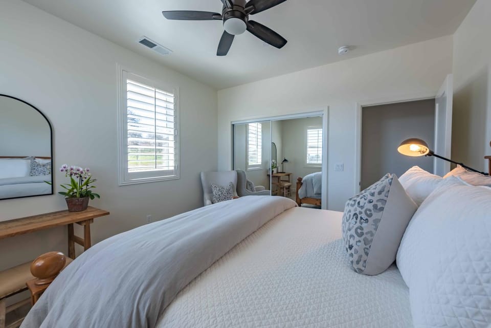 Bed, Bedroom