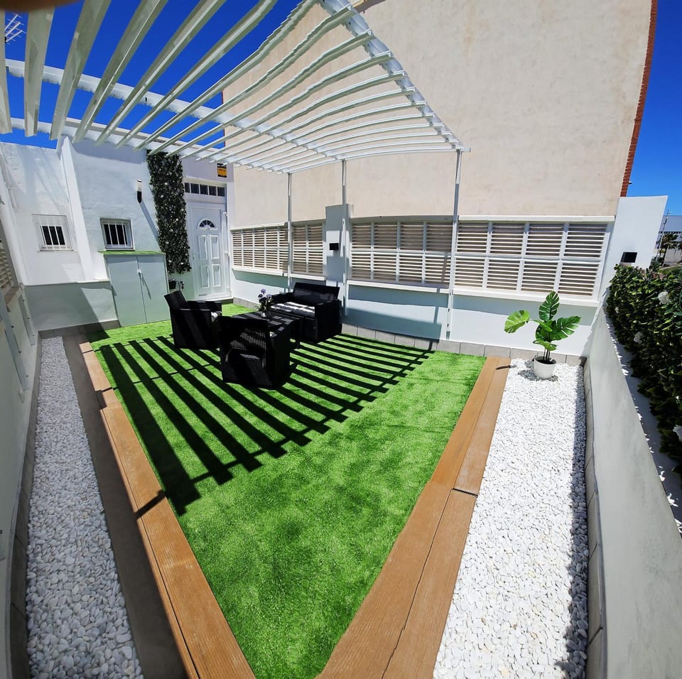 Off site, Balcony/Terrace