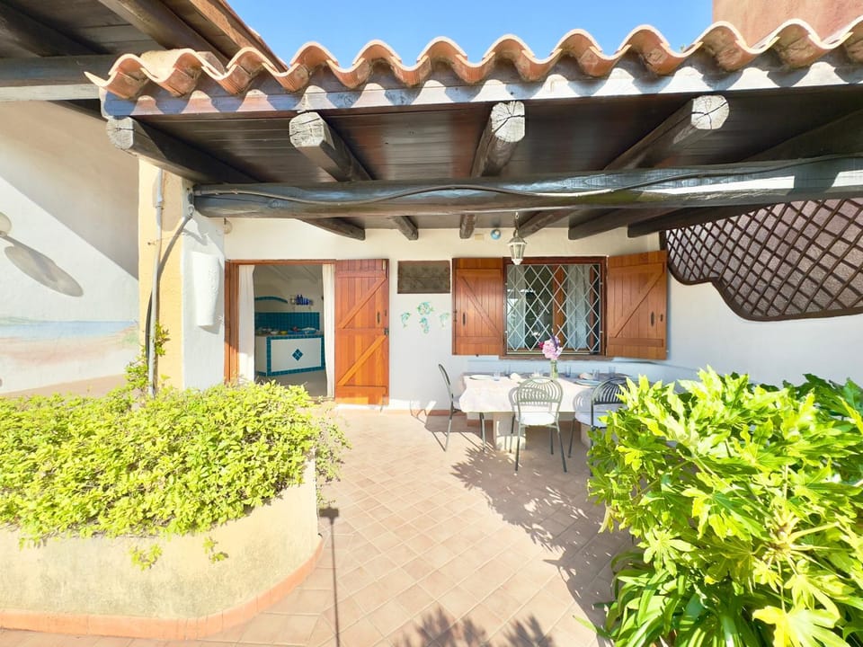 Property building, Facade/entrance, Balcony/Terrace