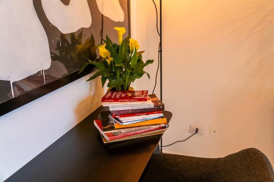 Book & Art Holiday House Apartment in Ostia