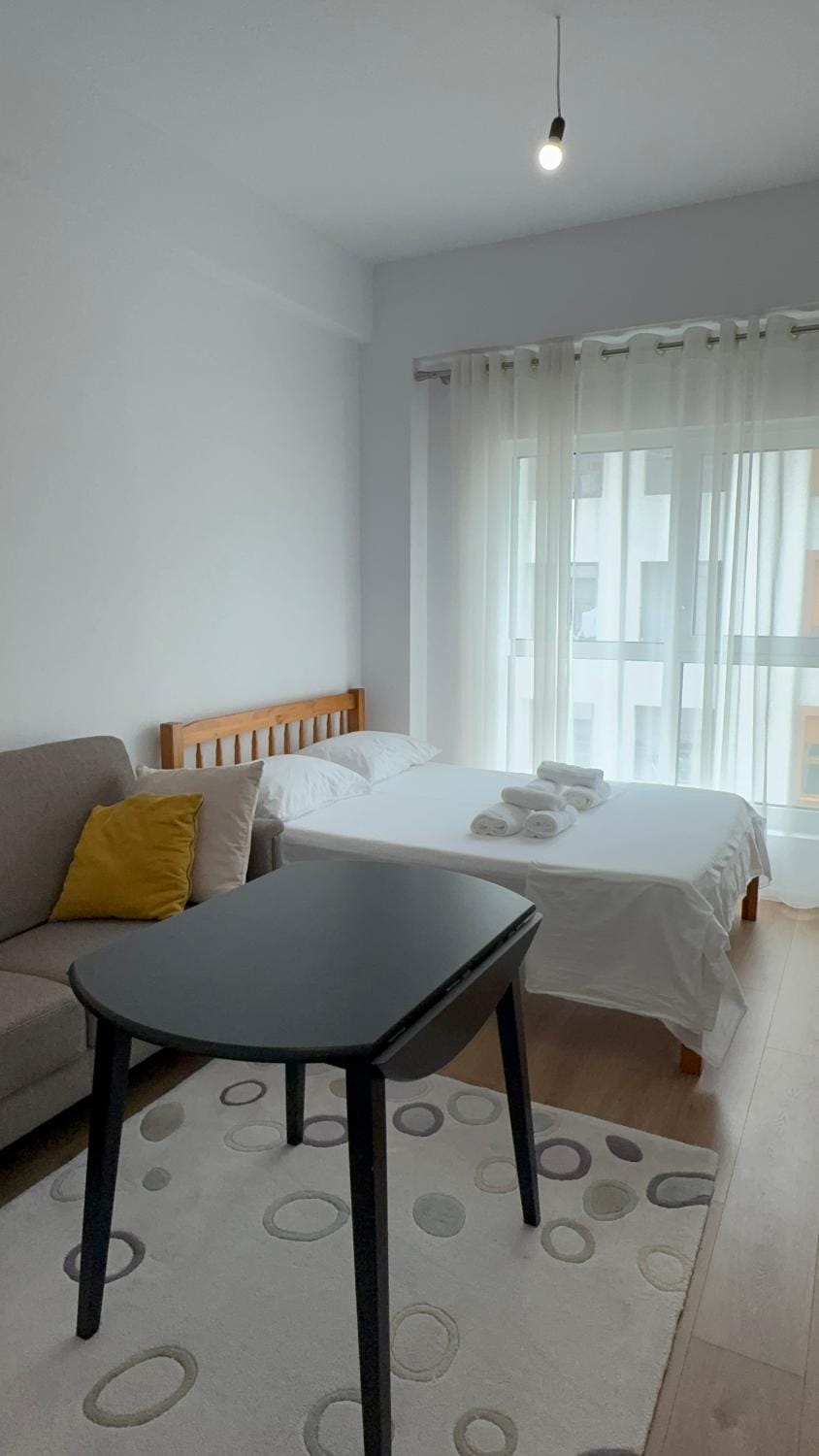 Bed, Seating area, Bedroom