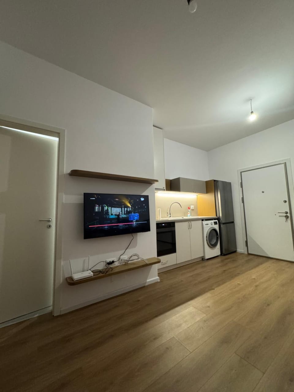 TV and multimedia, Kitchen or kitchenette, minibar, washing machine