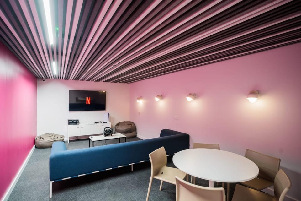 Communal lounge/ TV room, TV and multimedia