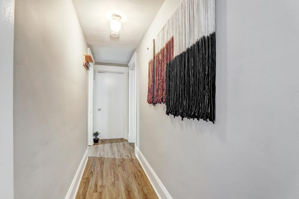 Comfy and Quaint 15m to Downtown Apartment in Woodlawn