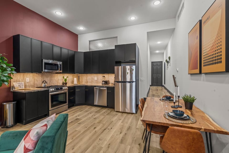 Kitchen or kitchenette, Dining area, dishwasher, oven, stove
