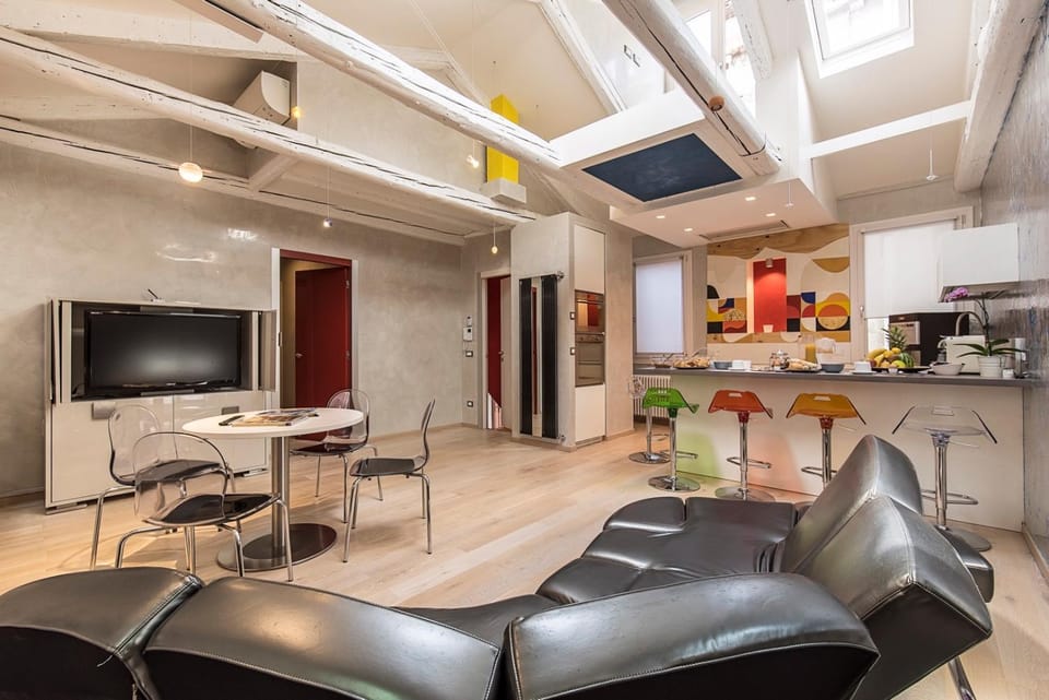 Communal lounge/ TV room