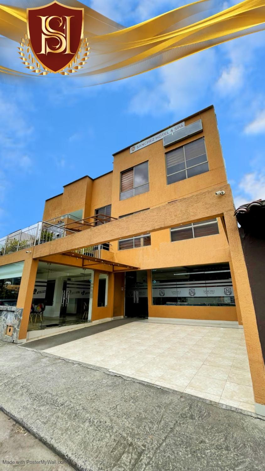 Property building, Day, Balcony/Terrace