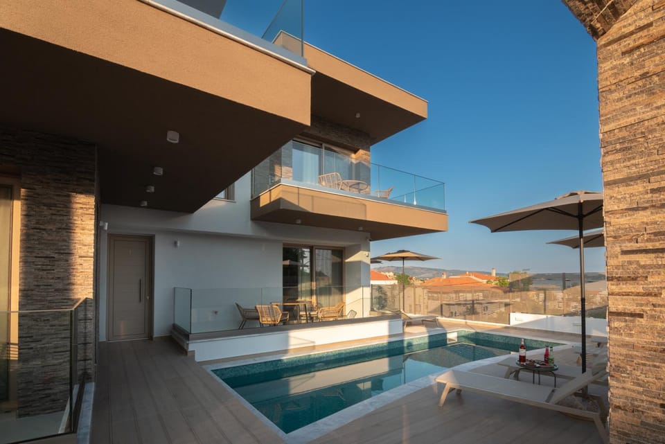 Oledio Suites Apartment in Limenaria