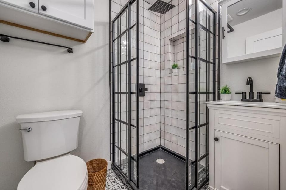 The Vanderbilt Mansion Apt 11 Near Downtown & TWU Apartment in Denton