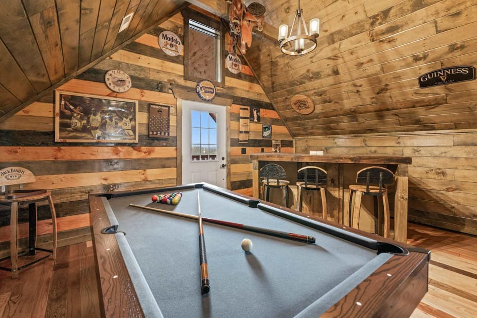 Cabin w Hot Tub & Game Room in the Smokys Cabin in Sevierville