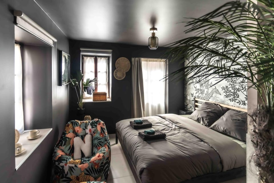 Bed, Photo of the whole room, Bedroom