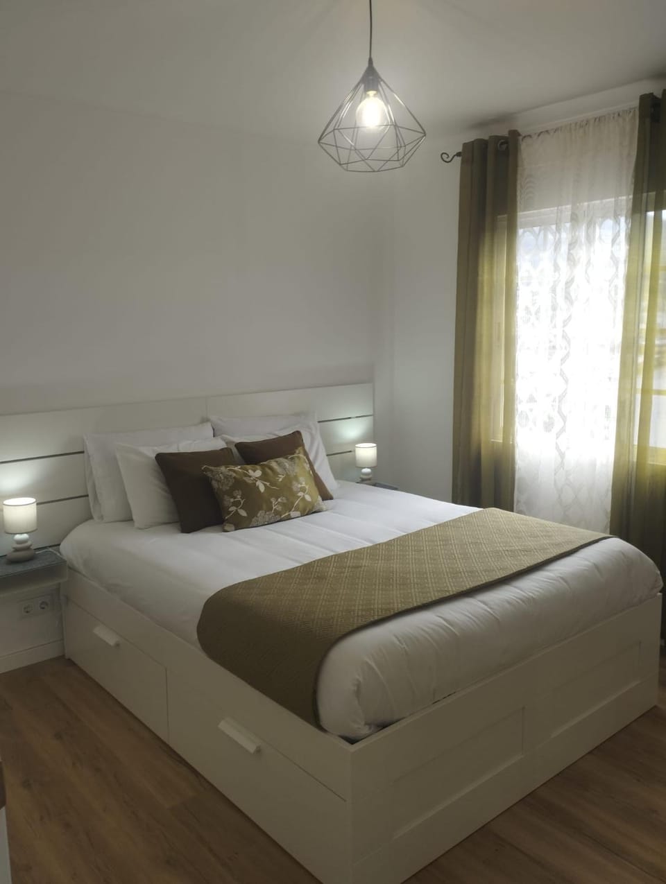 Bedroom, air conditioner