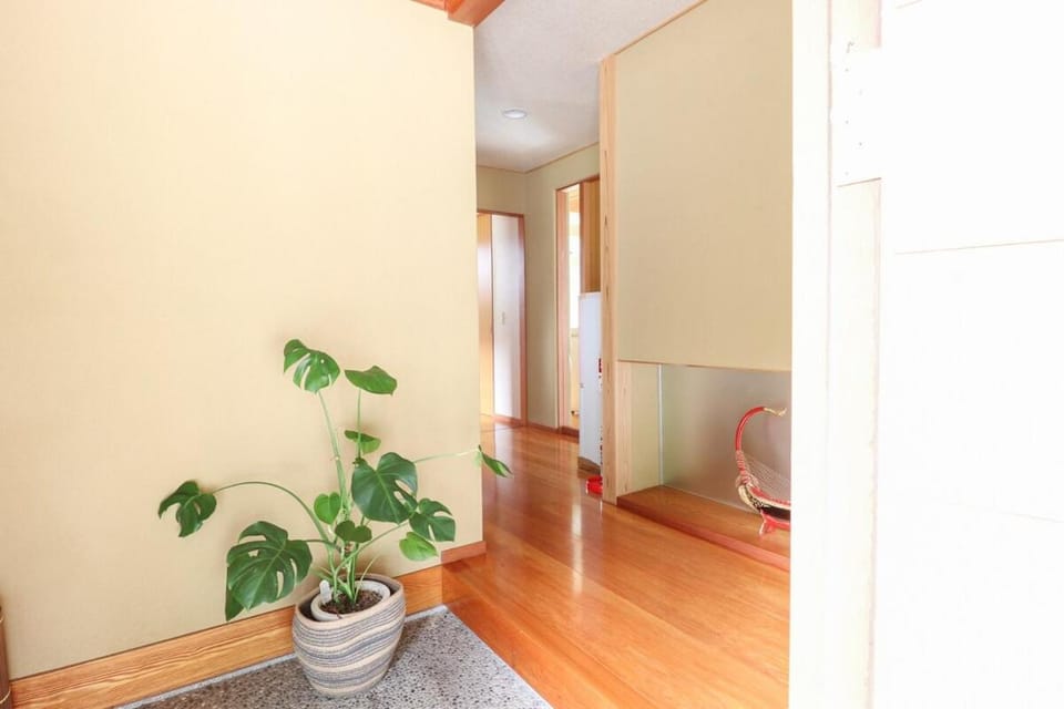 Facade/entrance, Photo of the whole room