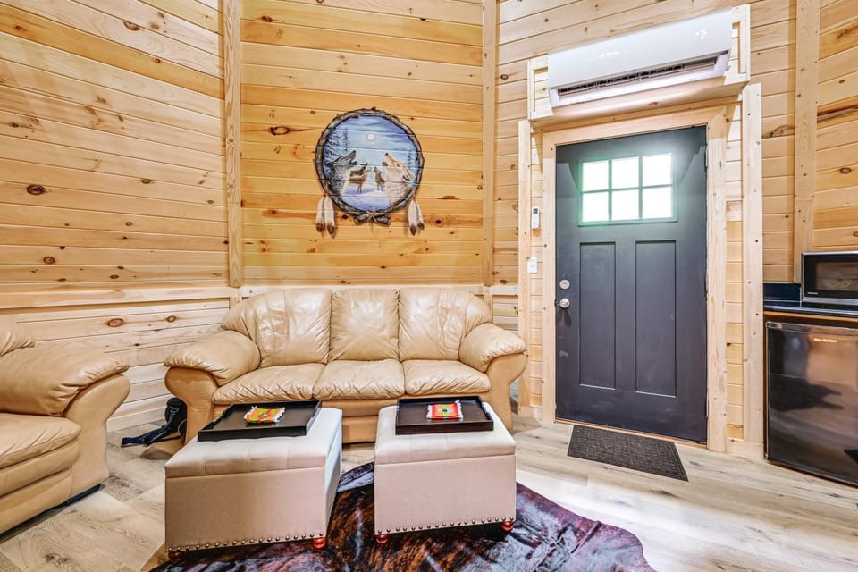 5 Mi to Mammoth Cave NP: Teepee Studio Escape Apartment in Nolin Lake