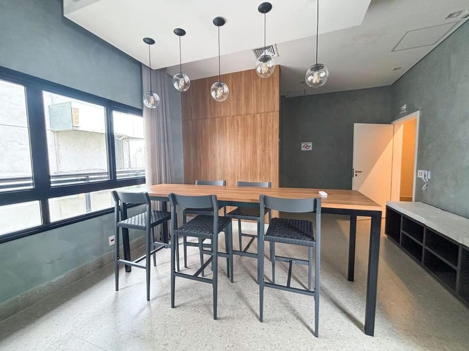 Property building, Business facilities