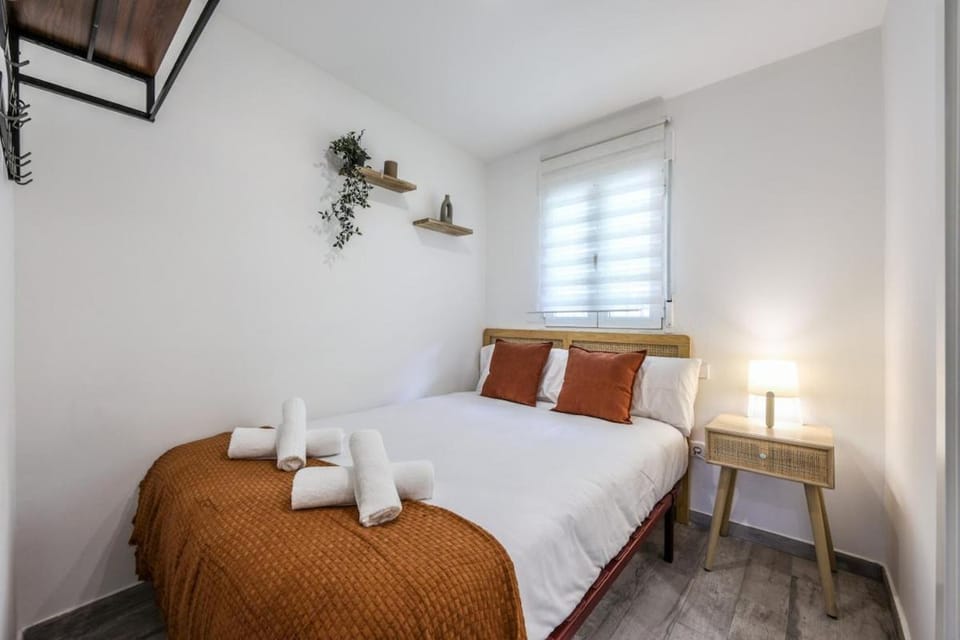 Relaxed City Escape 30' from Central Madrid Apartment in Madrid