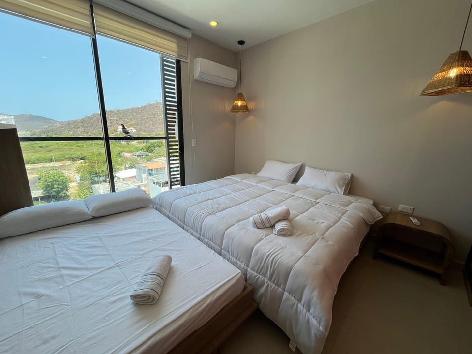 Bed, Photo of the whole room, Bedroom, air conditioner