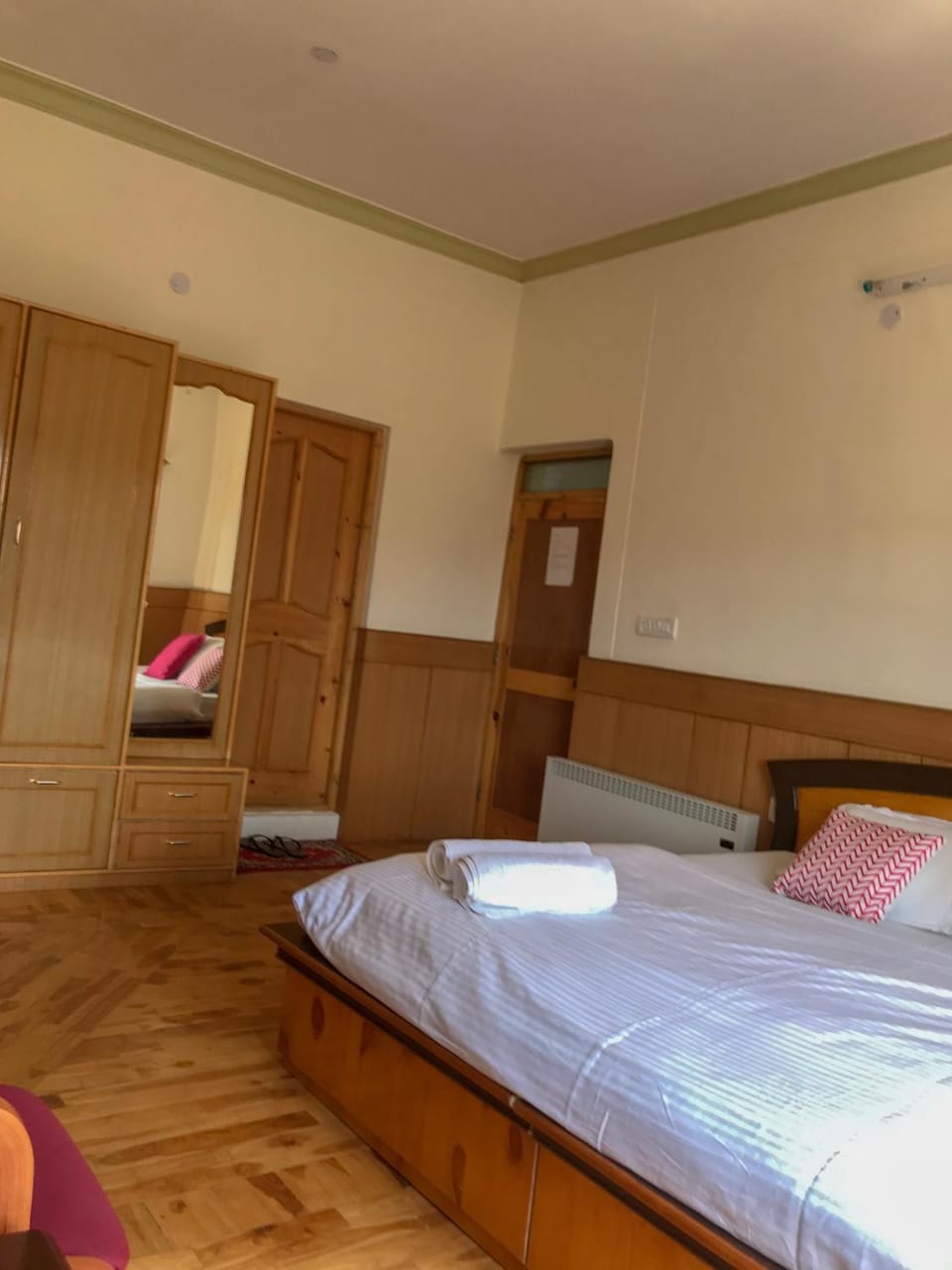 Bed, Photo of the whole room, Bedroom