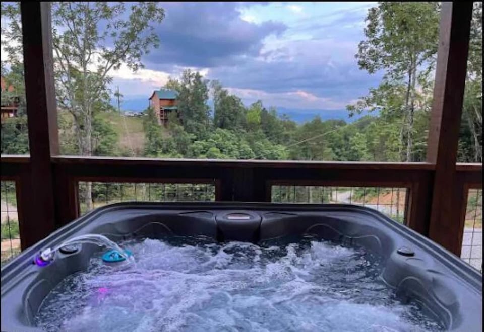 Stunning Cabin for 6 with Hot Tub & Pool Table Cabin in Sevier County