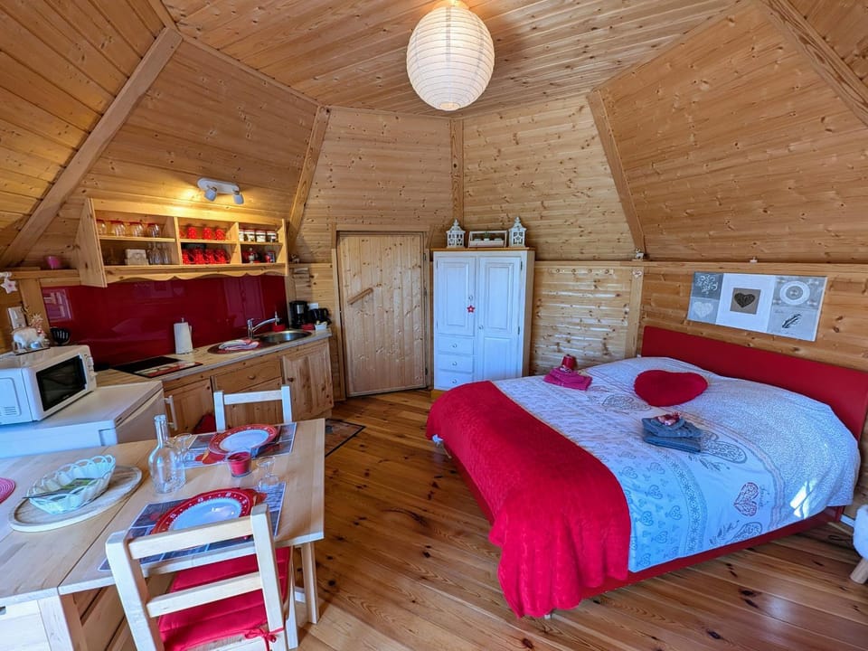 Kota rouge climatisé, séjour nature pour deux près de la Saône - FR-1-583-394 House in Bourgogne-Franche-Comté
