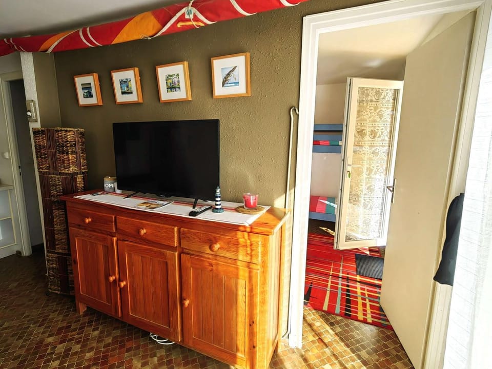 Charmante villa T3, jardin privé, proche plage, Cap d'Agde - FR-1-607-224 Apartment in Agde