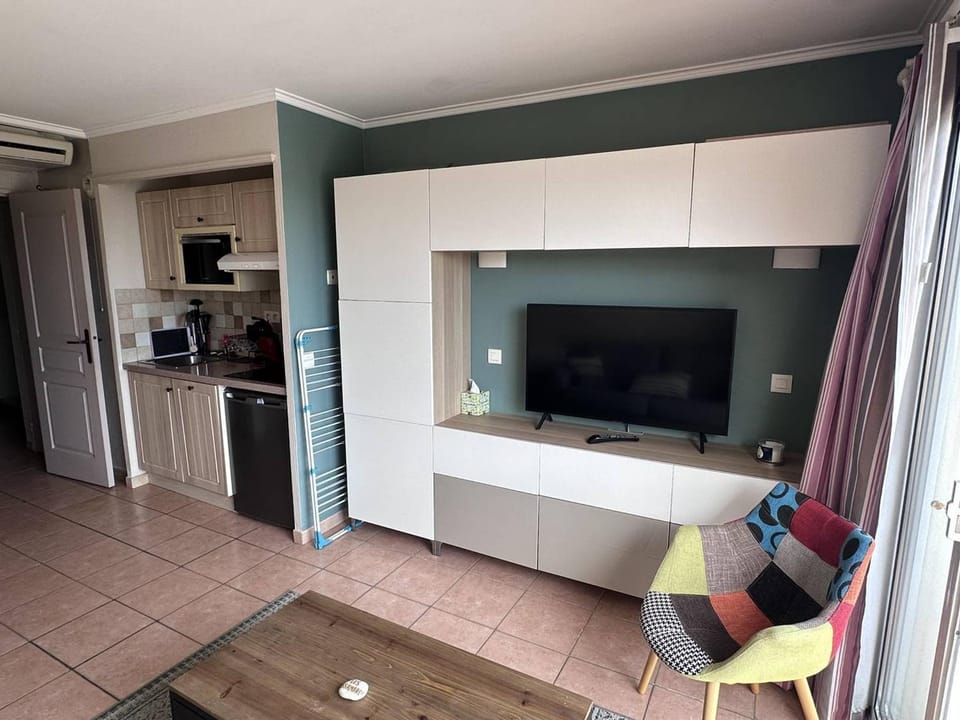 Appartement T2 avec terrasse et parking à deux pas de la mer aux Issambres - FR-1-768-122 Apartment in Roquebrune-sur-Argens